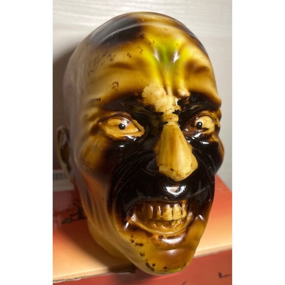 Halloween Creepy Zombie Head Prop With Box Display Lights Up Battery 6.75" Tall - Picture 3 of 9